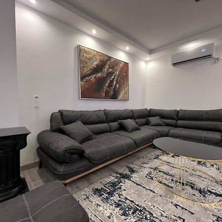 Apartment Tirana On Myslym Shyri Exteriör bild