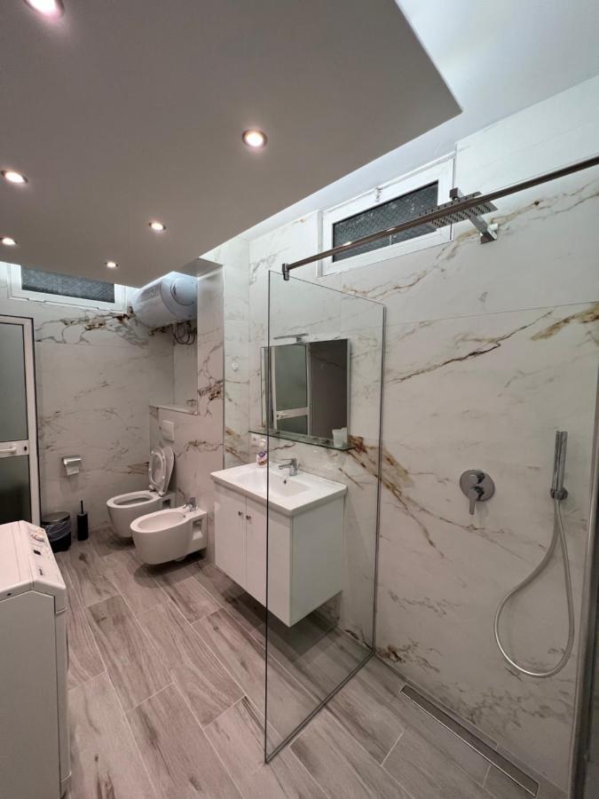 Apartment Tirana On Myslym Shyri Exteriör bild