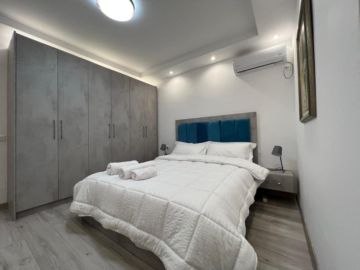 Apartment Tirana On Myslym Shyri Exteriör bild