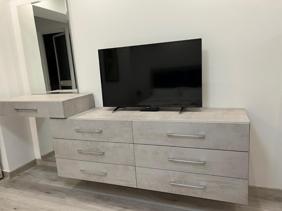 Apartment Tirana On Myslym Shyri Exteriör bild